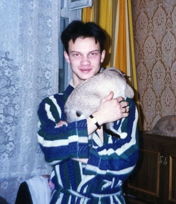 10 лет боролся с алкоголем и плакал из-за Варнавы: Зачем Хрусталёв скрывает новую свадьбу