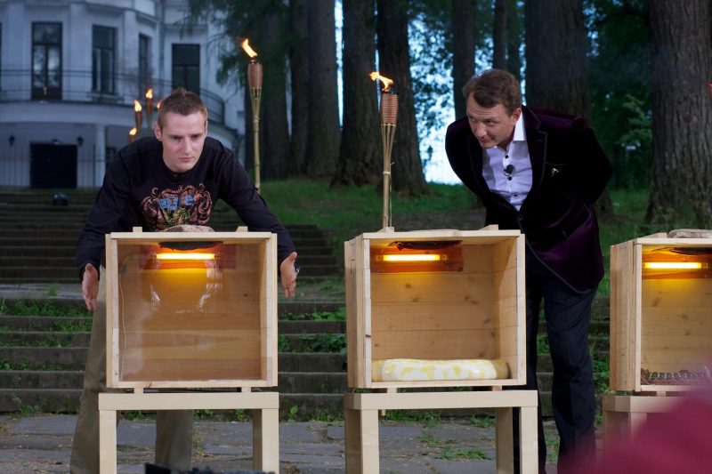 Колдун из «Битвы экстрасенсов» под следствием: что нашли дома у Волхова?