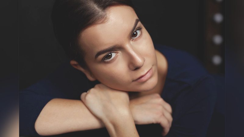 Старшая дочь Анны Якуниной родила сына, а младшая увела чужого мужа из семьи