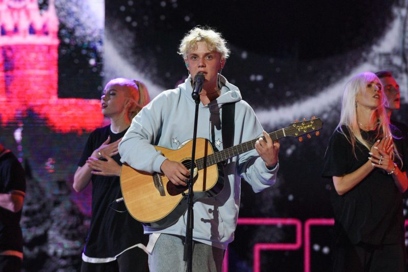 От Красноярска до «Золотого граммофона»: взлёты и падения Вани Дмитриенко