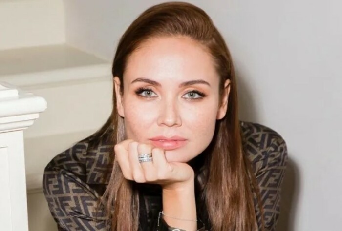 Звёзды, которые вычеркнули родителей из своей жизни: истории разрыва и боли