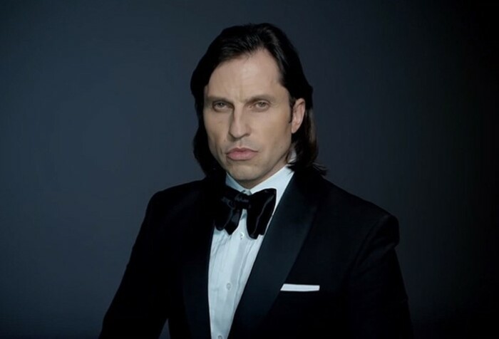 Звёзды, которые вычеркнули родителей из своей жизни: истории разрыва и боли