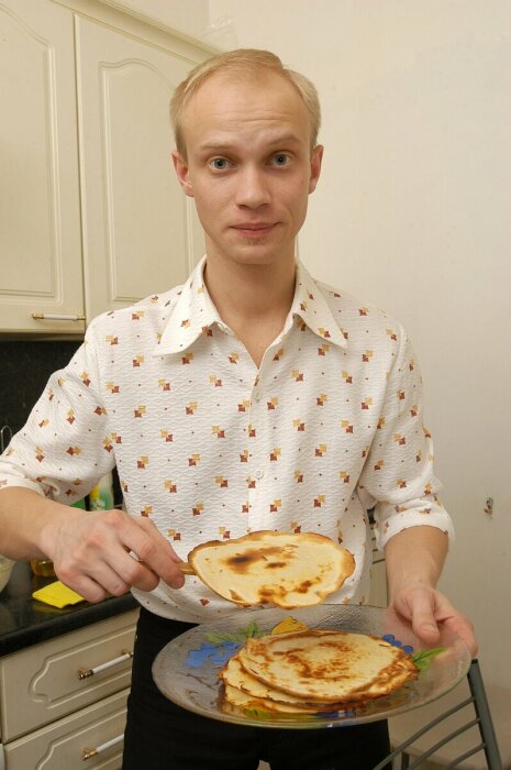 10 лет боролся с алкоголем и плакал из-за Варнавы: Зачем Хрусталёв скрывает новую свадьбу