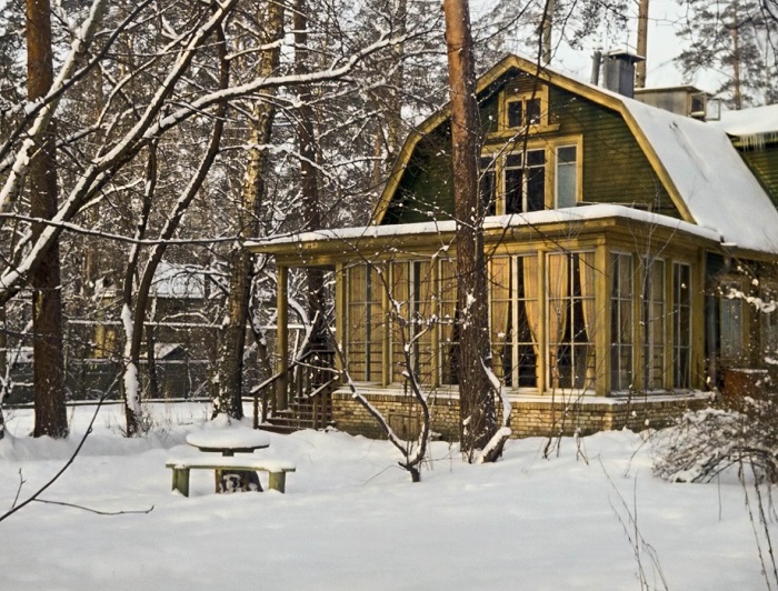 Тайна Людмилы из «Джентльменов удачи»: почему замужняя женщина оказалась с чужими мужчинами на даче