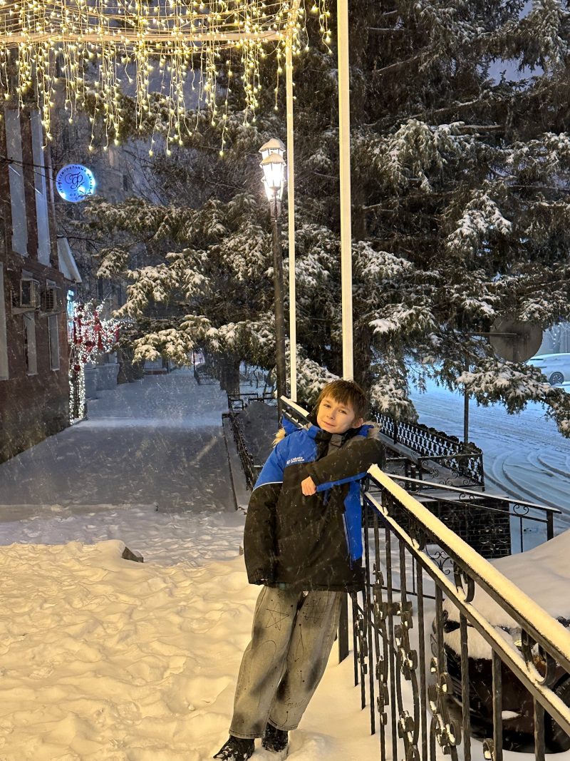 Русский Бенджамин Баттон: как живёт 23-летний парень с телом ребёнка