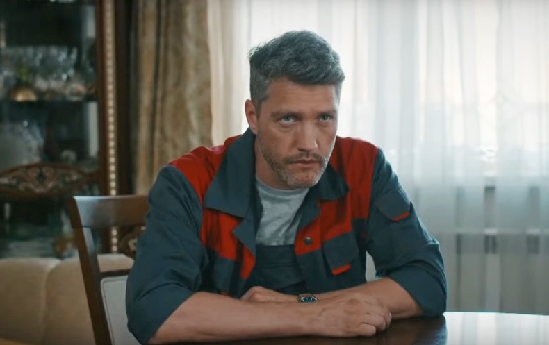 Двойная фамилия и двойная жизнь: что скрывает Павел Харланчук после расставания с супругой