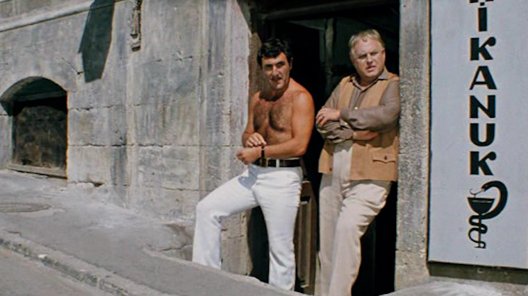 Оскорблённая Светличная и покалеченный Никулин: тайны «Бриллиантовой руки»