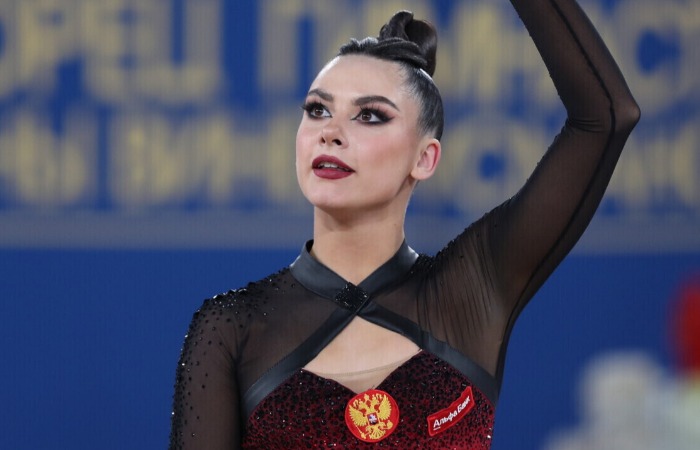 Золото через боль и слёзы: почему Лалу Крамаренко не пустили на Олимпиаду из-за снимка с тренером