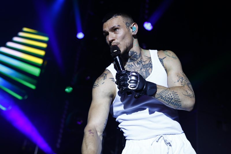 От Красноярска до «Золотого граммофона»: взлёты и падения Вани Дмитриенко