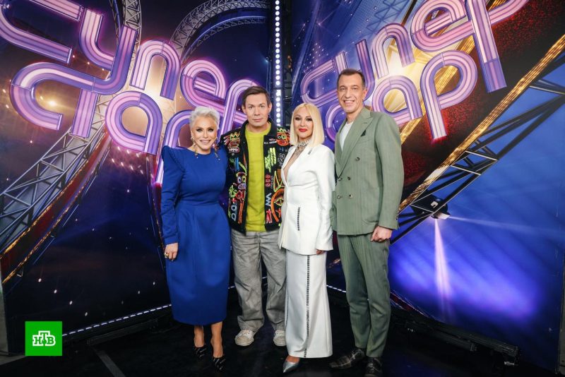 Драма на сцене: кто покинул «Суперстар» накануне финала?