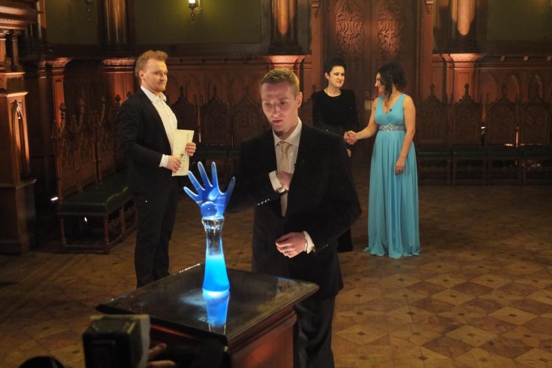 Колдун из «Битвы экстрасенсов» под следствием: что нашли дома у Волхова?