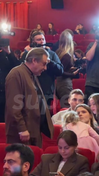 Алексей Учитель впервые показал младшую дочь и возлюбленную