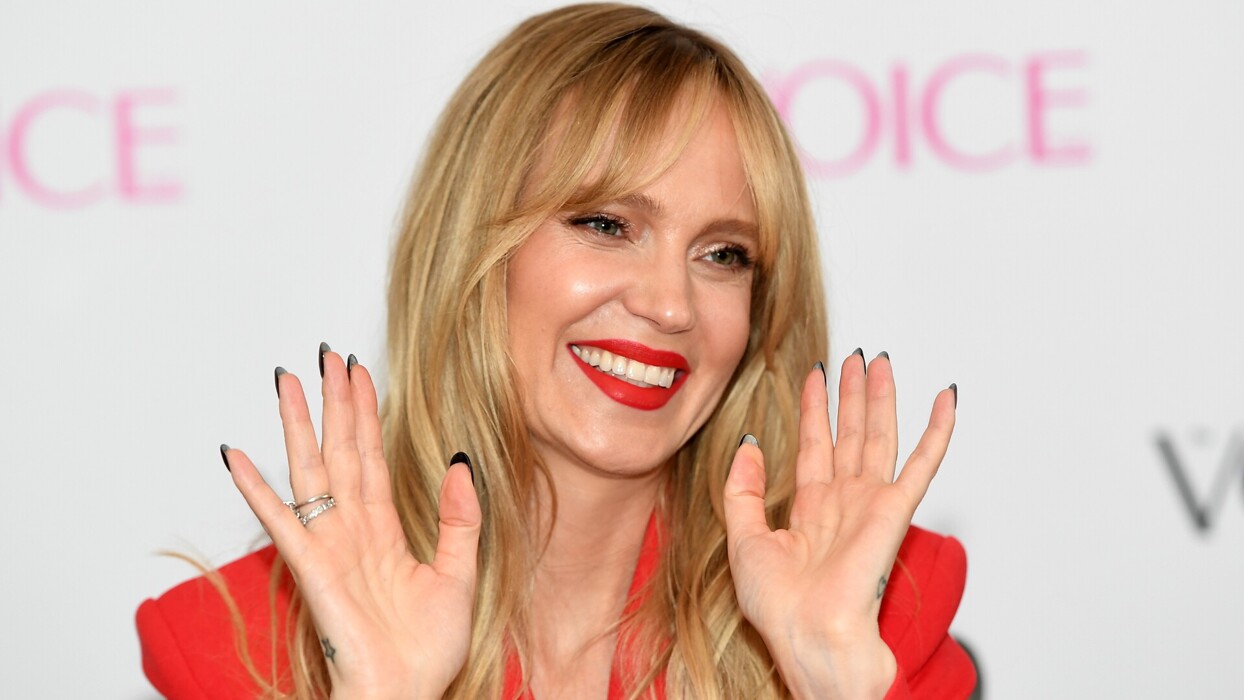 Издание Cosmopolitan будет выходить под новым названием The VOICE Magazine