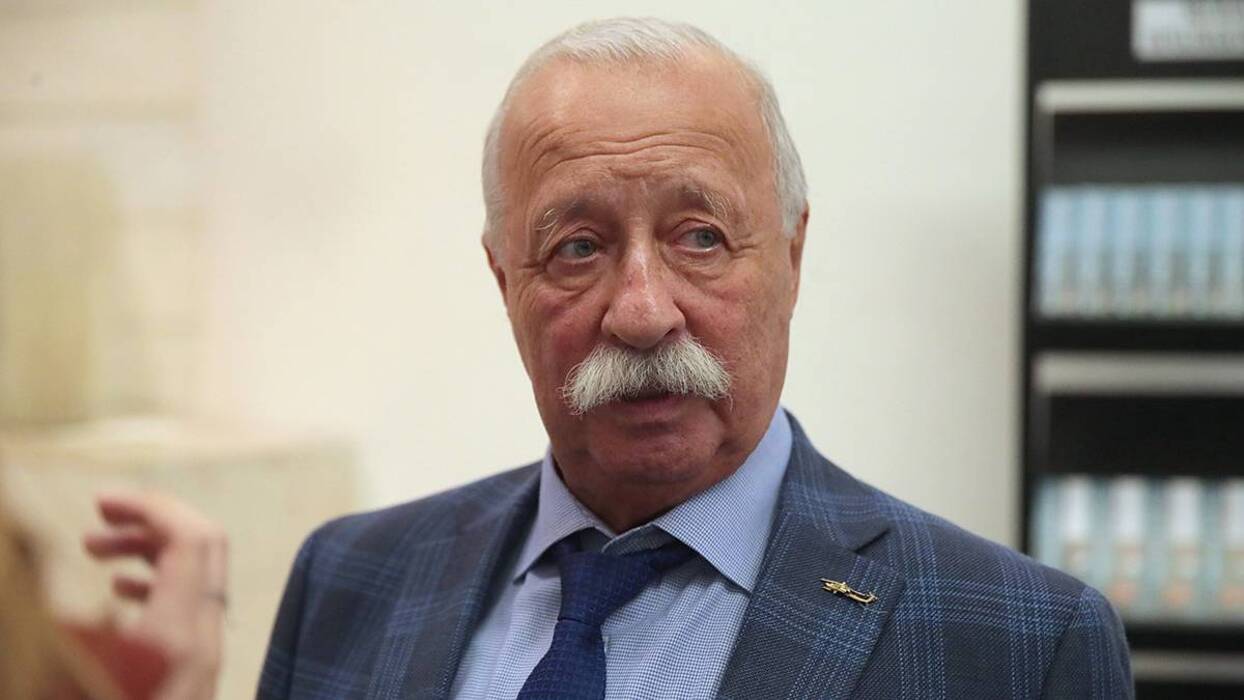 738cf424741b097a279a143e04d76487