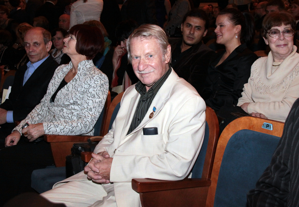 e4b38463addc5f4a4eebb9cacfcd71fb