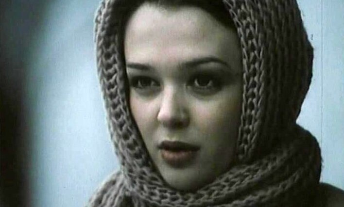 «Чайник в него швырнула» : что стало с красавицей Вероникой Изотовой, которая дважды выходила замуж за одного и того же мужчину