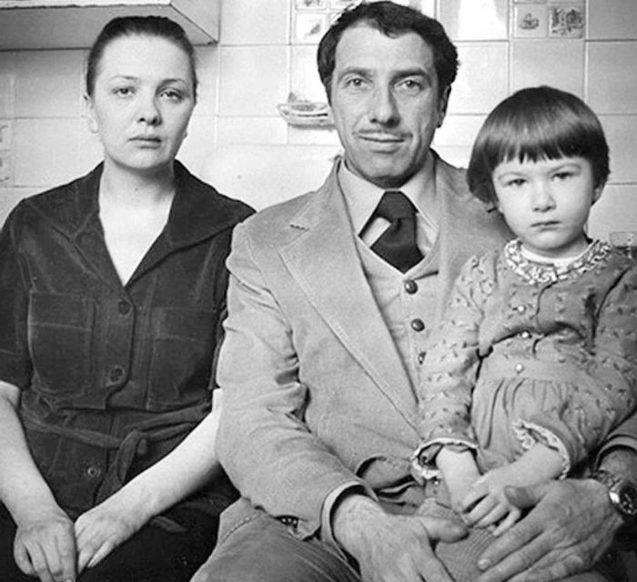 Изгнание из семьи и борьба за независимость: драматическая борьба Дарьи Юрской с родителями