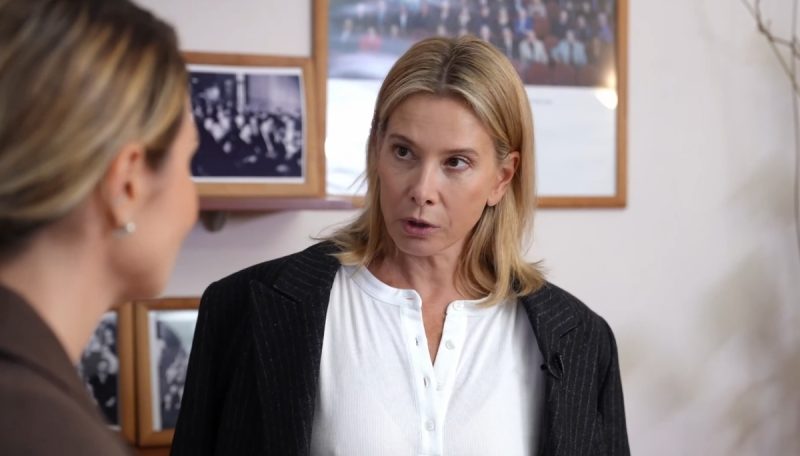 «Я не собиралась замуж»: как 25-летняя Юлия Высоцкая покорила 61-летнего Андрея Кончаловского и прожила с ним 30 лет?