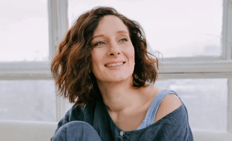 «Мне казалось, я недостойна родителей»: как дочь Любови Полищук, сыгравшая Раневскую, прошла через боль развода и нашла счастье спустя 23 года