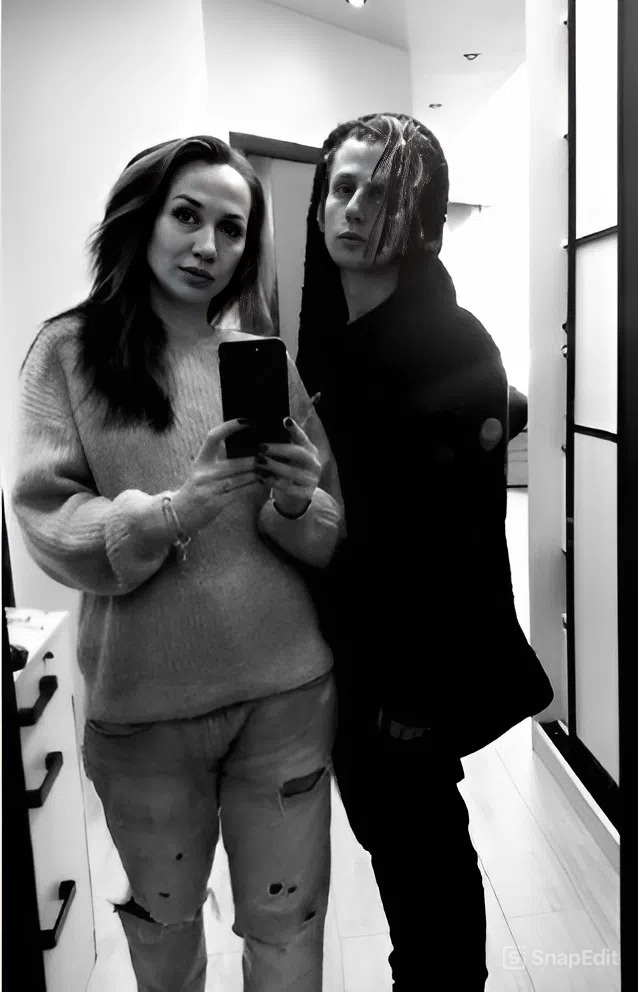 «Я сразу понял, что она — мой человек»: как живёт и чем занимается жена и сын Дениса Рожкова, звезды «Глухаря»