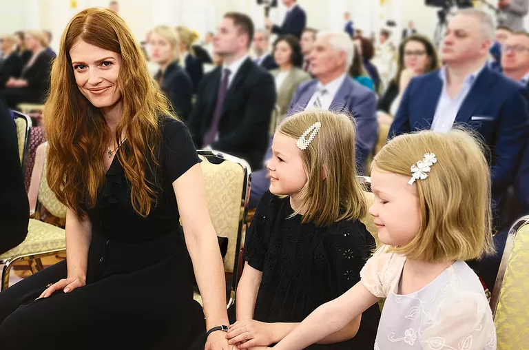 «Я была неуклюжим ребёнком»: как наследница банкира стала актрисой и родила троих детей гендиректору Первого канала