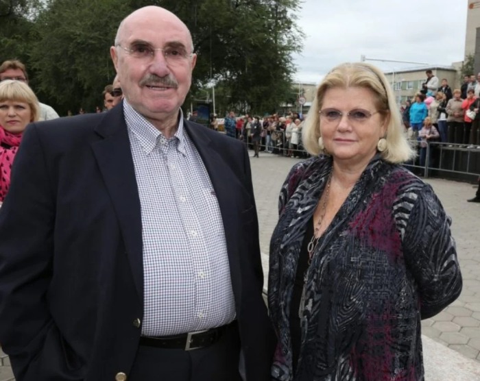 «Нельзя не терпеть и не жалеть»: какие 4 правила помогли Ирине Муравьёвой из «Москва слезам не верит» прожить с мужем 40 лет