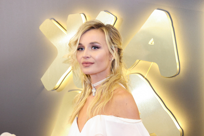 «Гонорар за 4 песни — 23 млн»: почему два брака Полины Гагариной распались, и кто теперь живёт в её особняке за 500 млн?