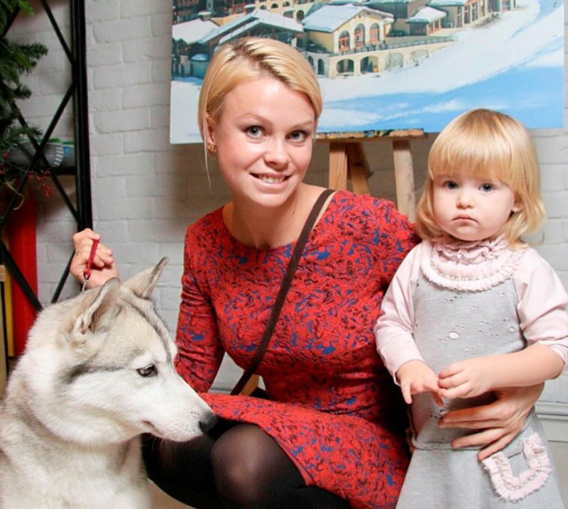 «Ты сама справишься?»: как муж бросил 41-летнюю Евгению Осипову с сыном-диабетиком и молодой любовницей, а она назвала это бумерангом