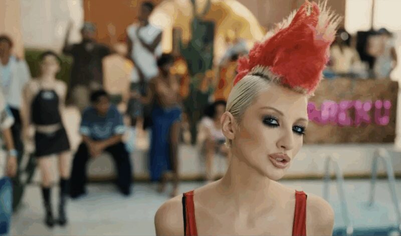 «Я для него идеальный проект»: как 28-летняя Марго Овсянникова стала «новой игрушкой» 56-летнего Филиппа Киркорова и чем это закончится?