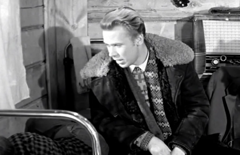 «Он умер в больничном коридоре» : трагическая судьба 48-летнего актера из «Девчат», который был «самородком»