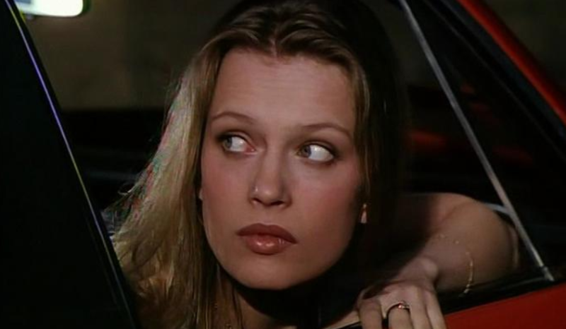 «Ей не место на сцене!»: как преподаватель МХАТа не признавал звезду «Бандитского Петербурга», а муж-миллионер притворился водителем