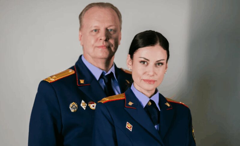 «Ему пророчили смерть в роддоме, а он чуть не выпрыгнул из окна»: почему звезда «Дальнобойщиков» до сих пор ездит на метро, а его дочери – копия жены