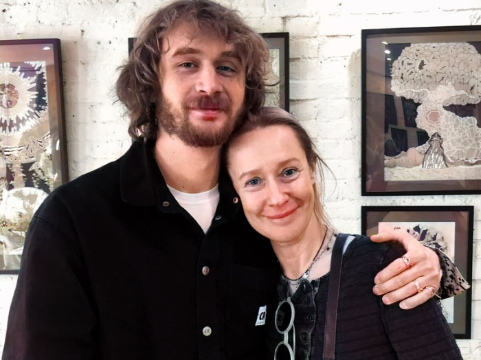 «Ему 21, ей 40»: 6 российских актёров, которые нашли счастье в союзе с женщинами намного старше