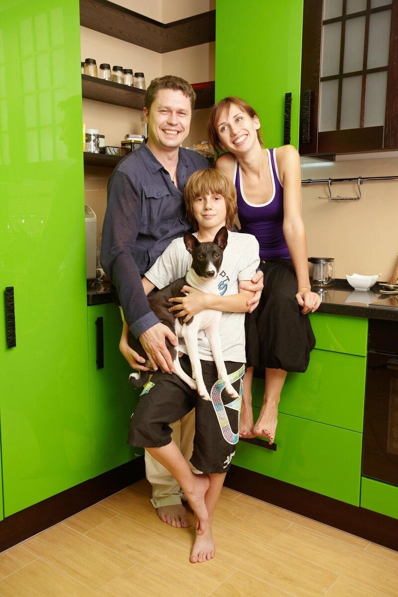 «Я сразу понял, что она — мой человек»: как живёт и чем занимается жена и сын Дениса Рожкова, звезды «Глухаря»