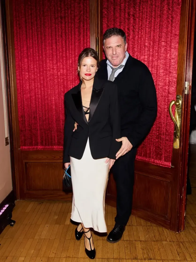 «Мы красивые на роскошной свадьбе»: 53-летний Максим Виторган впервые вышел в свет с молодой возлюбленной