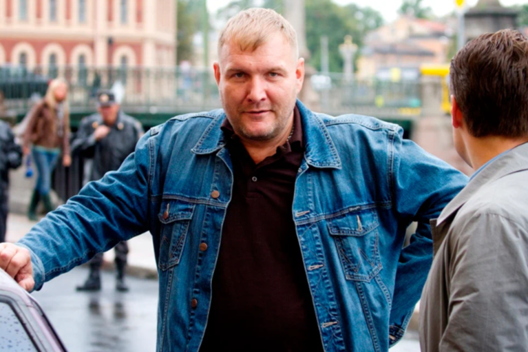 «Её застал с другим»: что стало с первой женой 54-летнего Дмитрия Быковского и его дочерью от второго брака