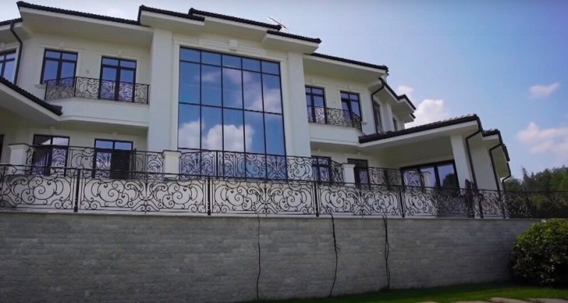 «Он снова с ней!»: Полина Гагарина вернулась к бывшему возлюбленному, а ее особняк на Новой Риге оценивается в $6 000 000