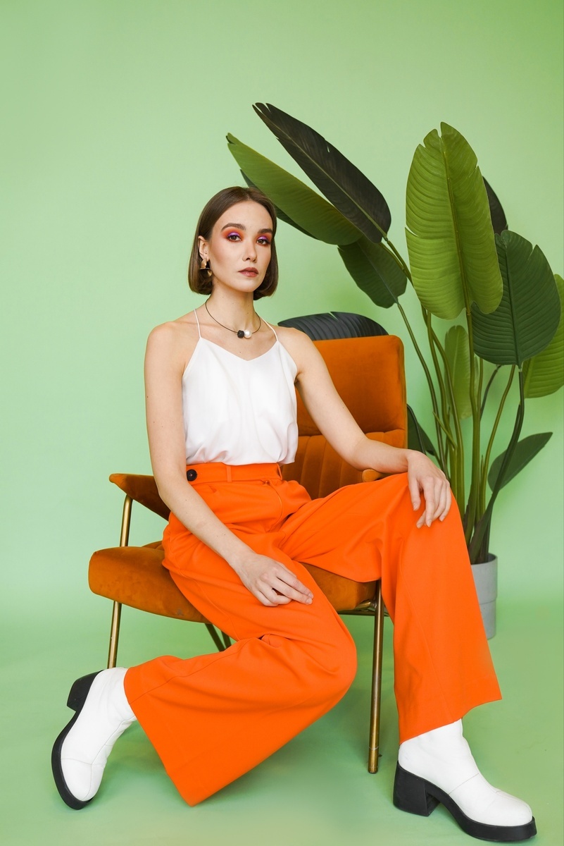 «Как две капли воды»: почему красавица-актриса Светлана Рябова ушла из кино и какими выросли её дочери?