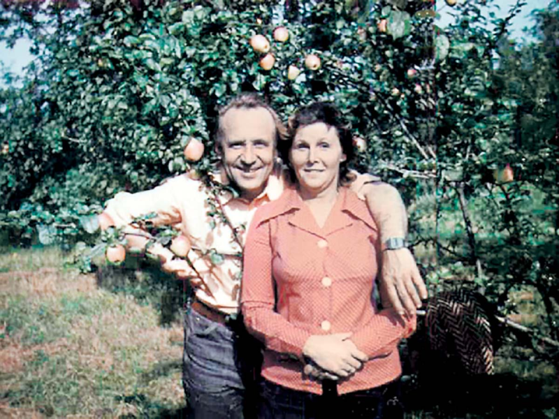 «Сто сорок шесть тысяч!»: как жил самый богатый поэт СССР, который отучил жену от помады и умер в 64 года