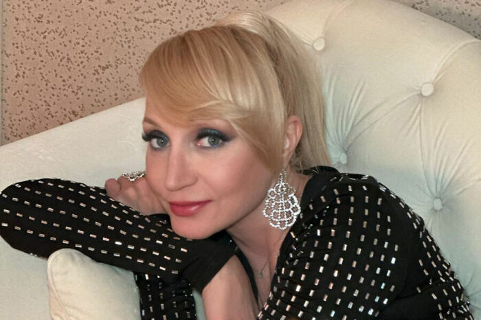 «Абсолютно всё, даже собственное мнение»: как 53-летняя Кристина Орбакайте потеряла 100 млн и столкнулась с отменой концертов