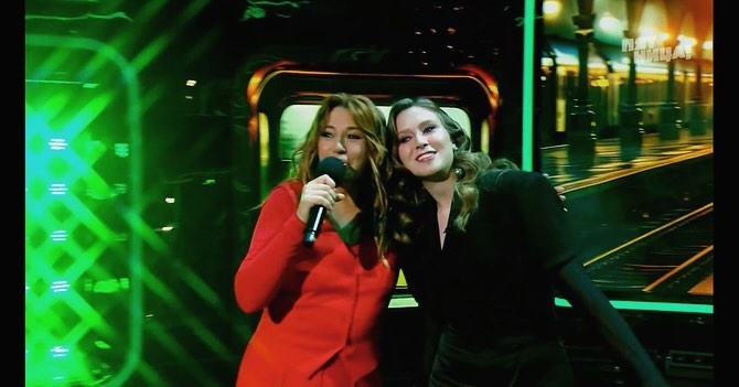 «Я её ждала 9 лет»: почему Алена Апина не смогла родить дочь, и как выглядит её 24-летняя копия отца