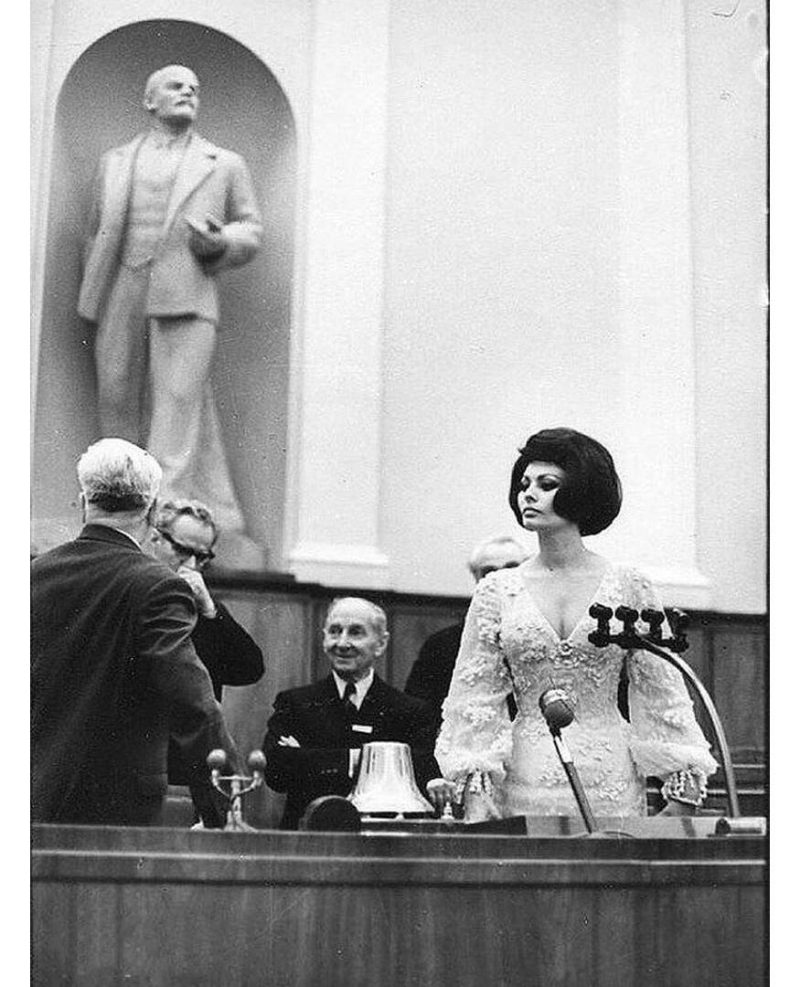 «Тайсон в розовых наручниках — это сюрреализм»: редкие кадры звезд, которые вас поразят