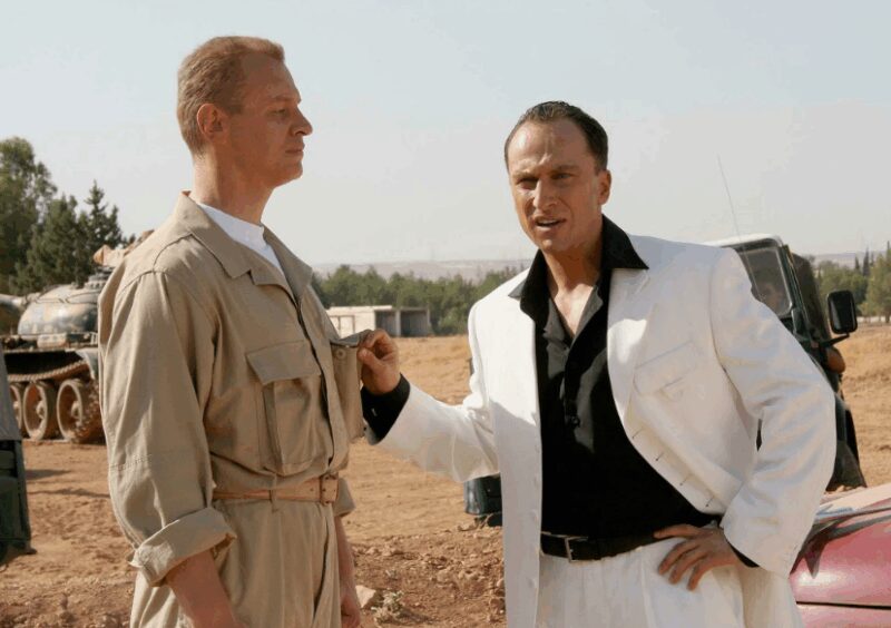 «Ему пророчили смерть в роддоме, а он чуть не выпрыгнул из окна»: почему звезда «Дальнобойщиков» до сих пор ездит на метро, а его дочери – копия жены