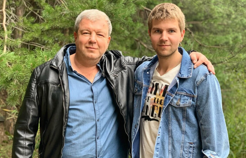 «Папа назвал меня РЭМ»: как хулиган из Златоуста стал звездой кино и отцом троих сыновей, но так и не женился на матери младших детей