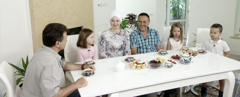 «Он ушёл, оставив всё» : как сложилась судьба восьми детей Рената Ибрагимова, и почему одна из дочерей так и не простила отца