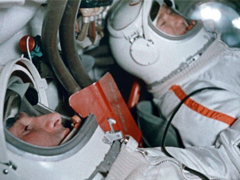 «Мы считали, что экипаж погиб» : как выжили Леонов и Беляев после 7 смертельных опасностей в космосе и трех суток в тайге