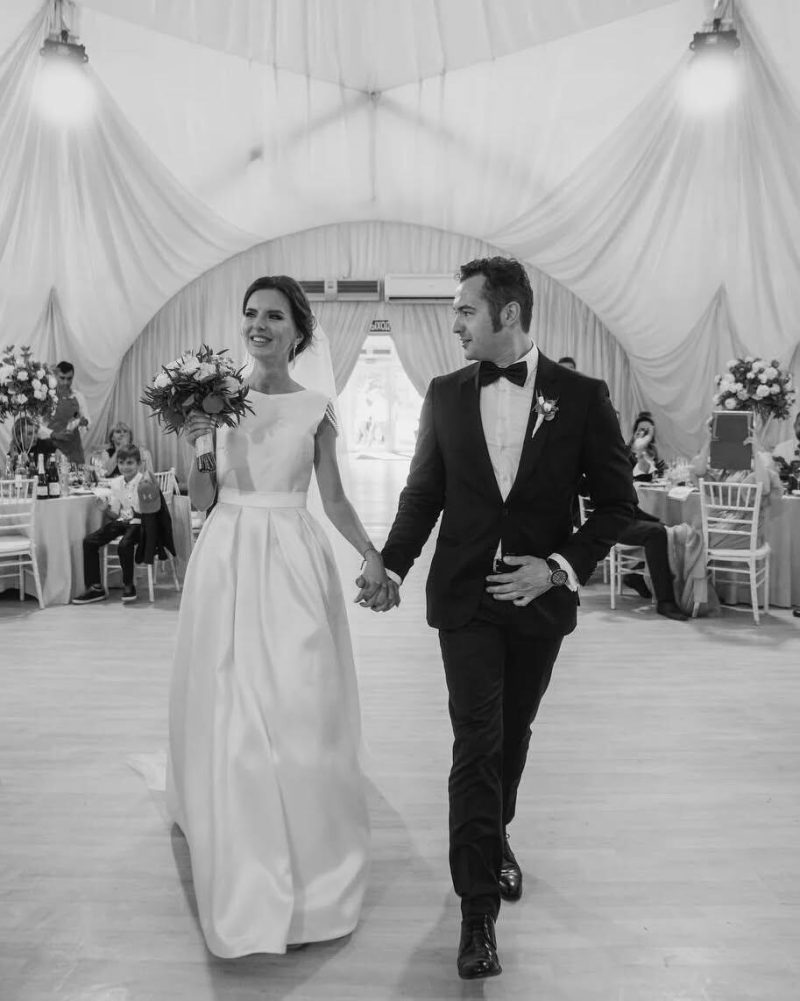 «Он скрывался от нее в шкафу»: почему звезда «Бандитского Петербурга» 11 лет не мог развестись с актрисой Аугшкап