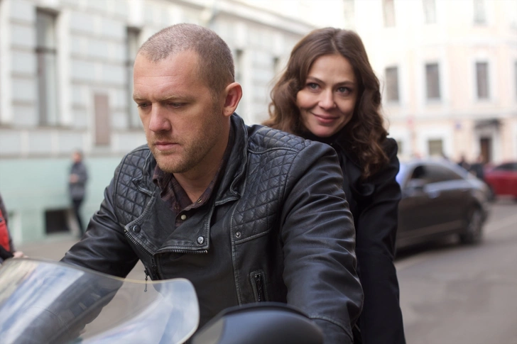 Героиня Елены Лядовой в сериале «Измены» крутила роман с сотрудником ДПС в исполнении Шведова