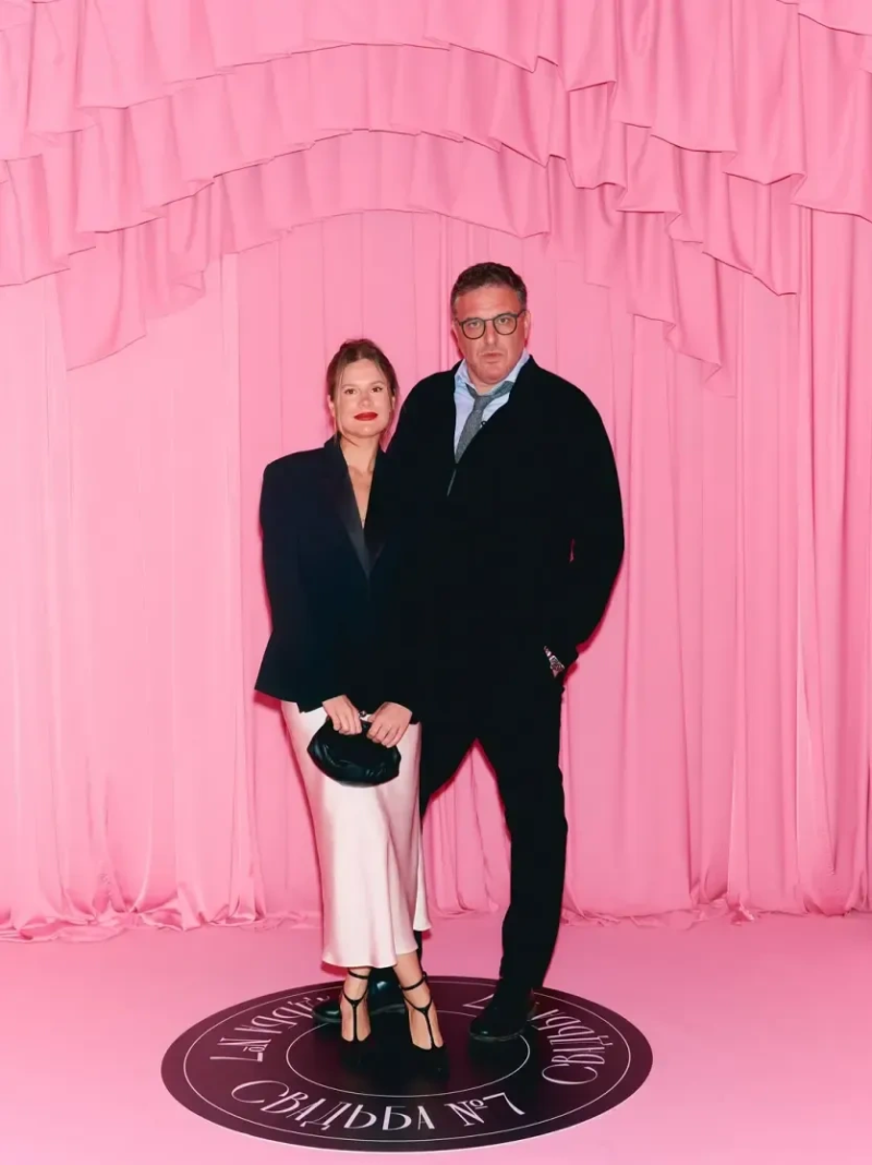 «Мы красивые на роскошной свадьбе»: 53-летний Максим Виторган впервые вышел в свет с молодой возлюбленной