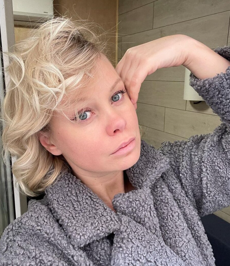 «Ты сама справишься?»: как муж бросил 41-летнюю Евгению Осипову с сыном-диабетиком и молодой любовницей, а она назвала это бумерангом